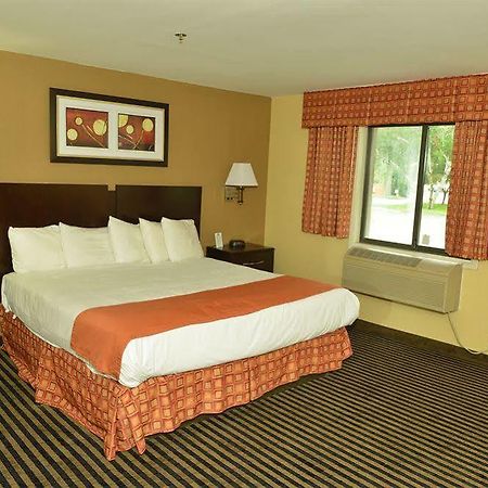 Whitney Inn & Suites Hamden Bagian luar foto