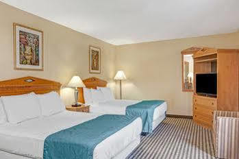 Whitney Inn & Suites Hamden Bagian luar foto