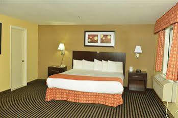 Whitney Inn & Suites Hamden Bagian luar foto
